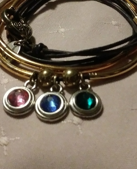 LIZZY JAMES Girlfriend Necklace Wrap Bracelet - Picture 2 of 8